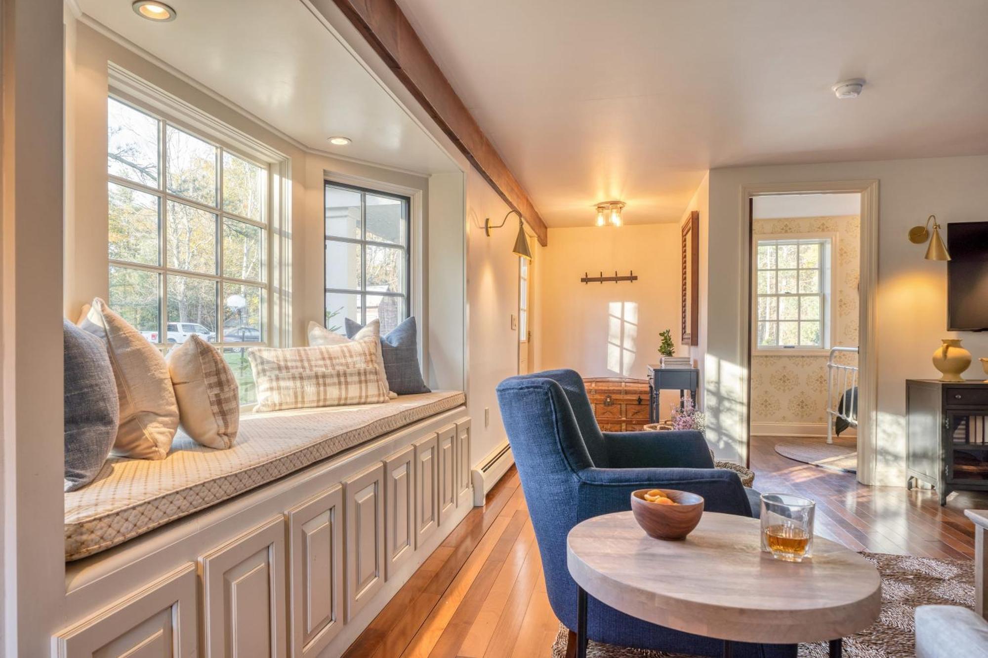 Cortland By Avantstay Charming Heritage Estate W Private Lake Pool Saugerties Exterior photo