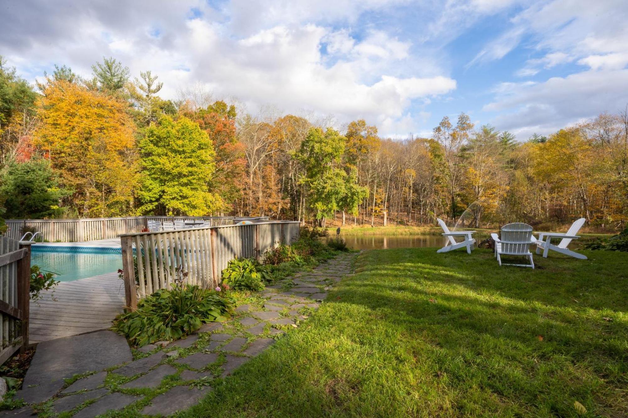 Cortland By Avantstay Charming Heritage Estate W Private Lake Pool Saugerties Exterior photo
