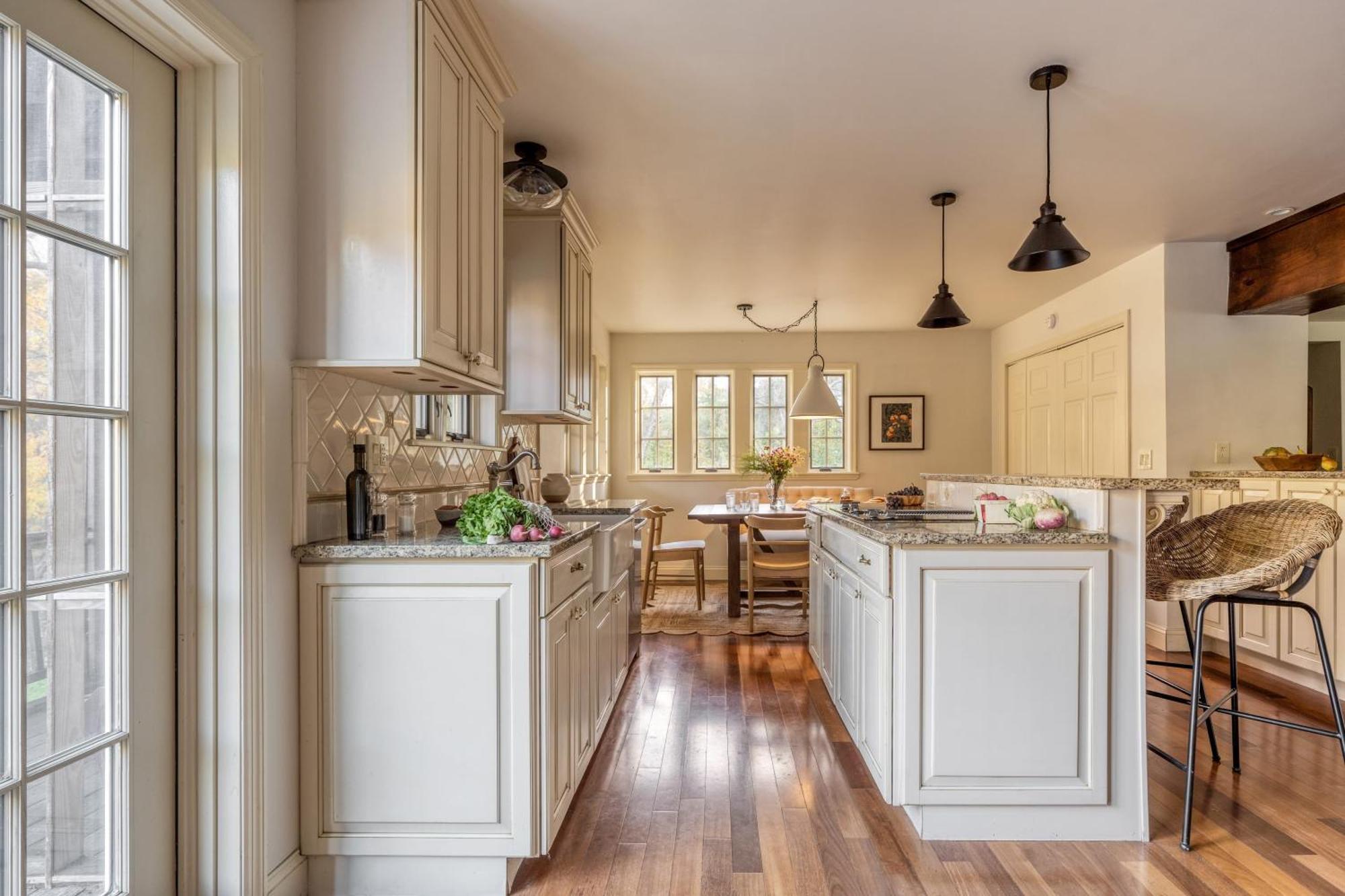 Cortland By Avantstay Charming Heritage Estate W Private Lake Pool Saugerties Exterior photo